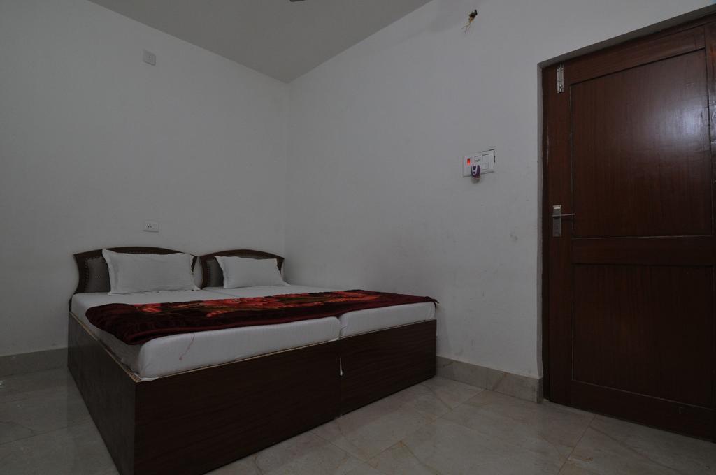 Rama Guest House Bodh Gaya Rum bild